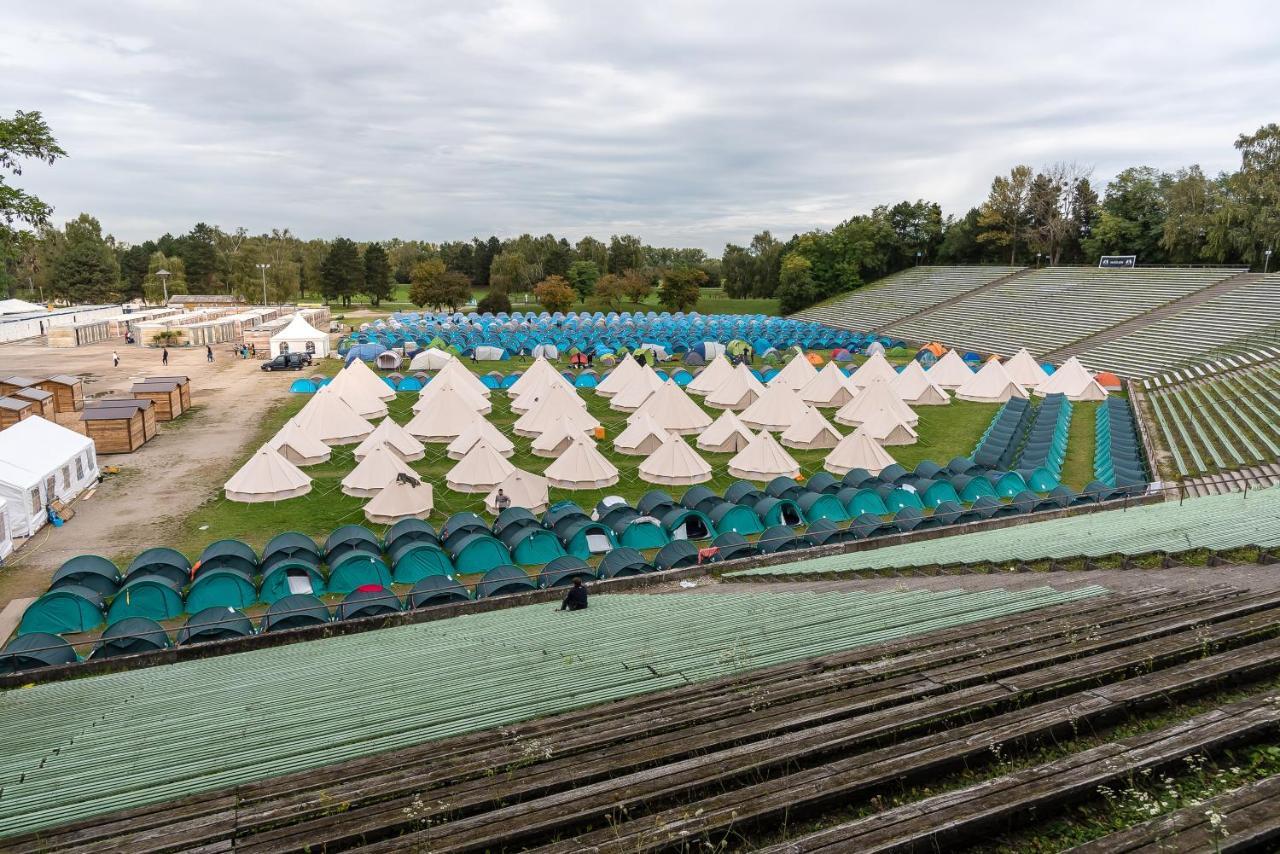 Oktoberfest Wiesn Camp Lodge มิวนิก ภายนอก รูปภาพ